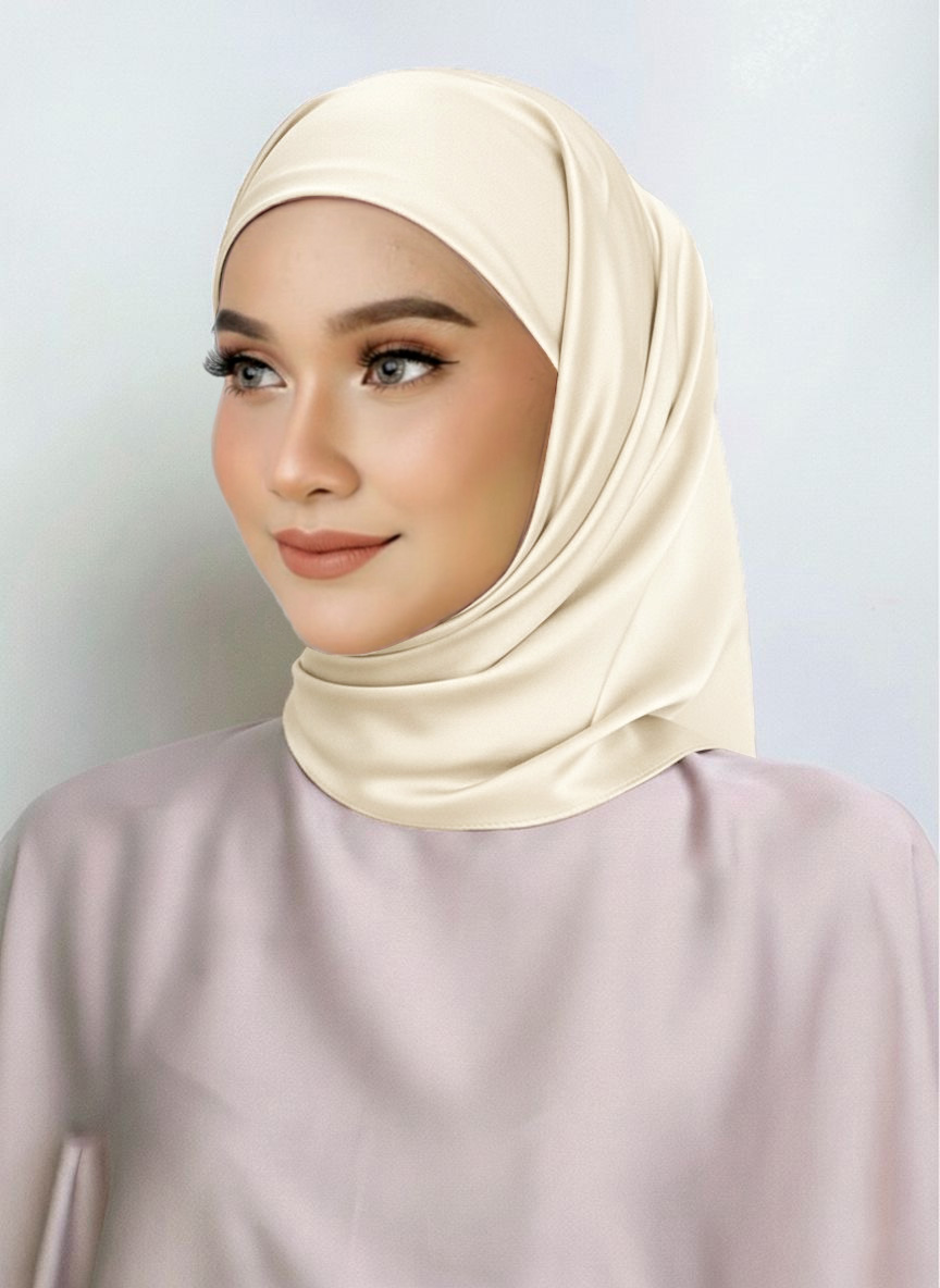 Layha Hijab Satin Silk - Cream Shell